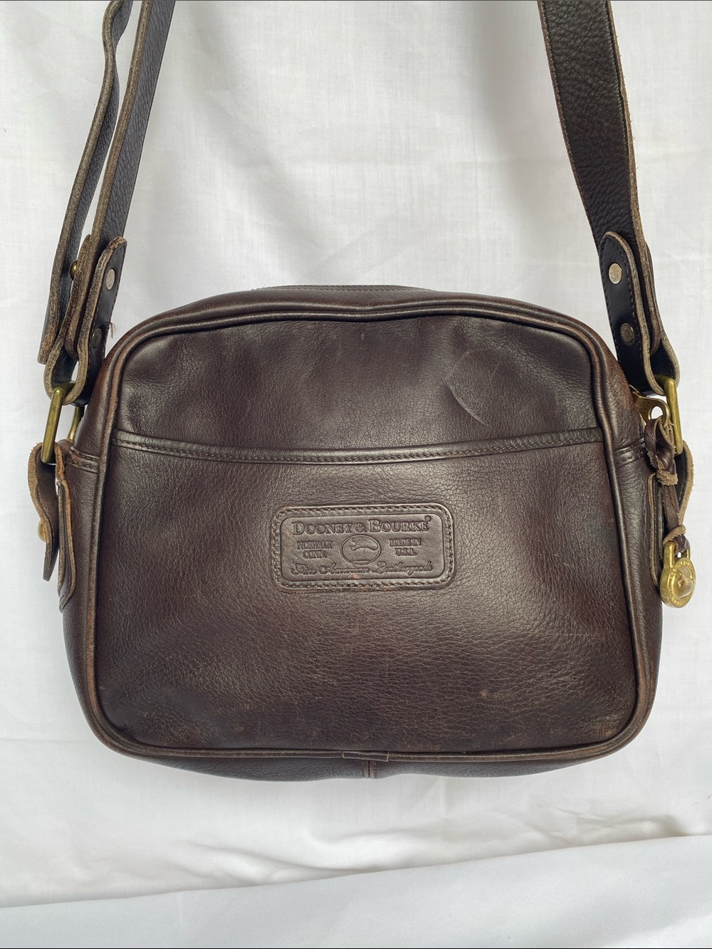 Vintage Dooney & Bourke Dark Brown Leather Crossbody Bag Purse - Picture 2 of 8